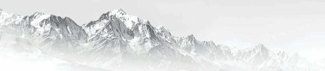 Il Monte Bianco nella nebbia carta da parati in bianco e nero