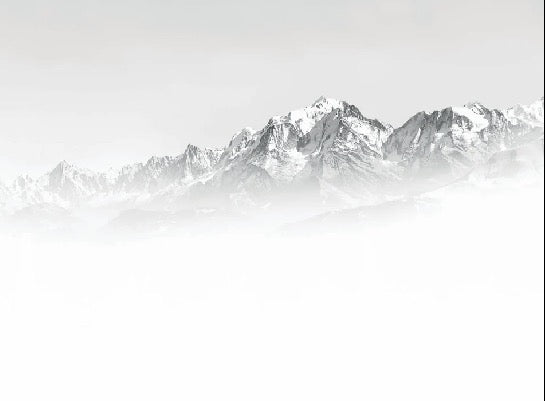 Il Monte Bianco nella nebbia carta da parati in bianco e nero