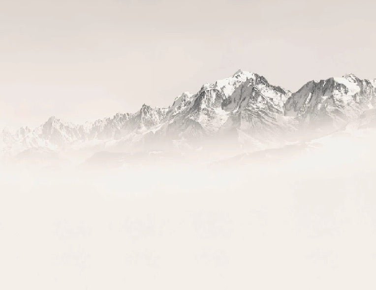 Il Monte Bianco nella nebbia seppia