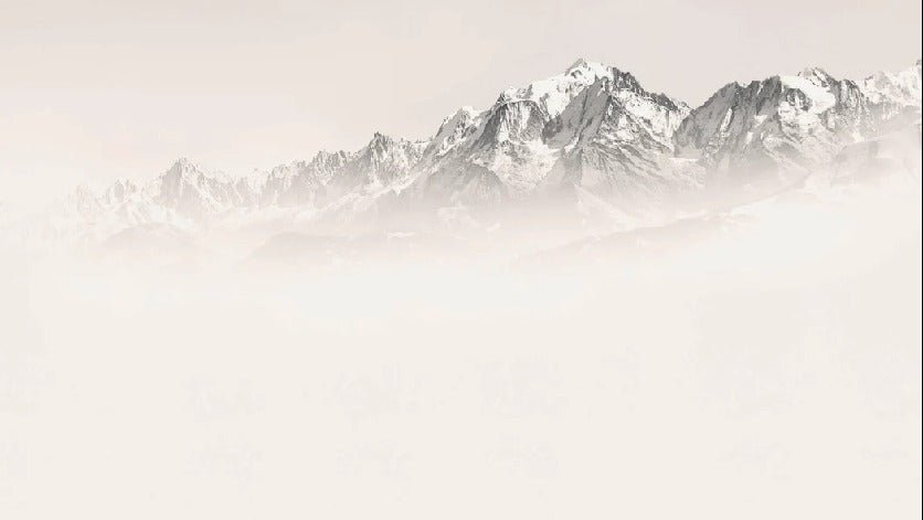 Il Monte Bianco nella nebbia seppia