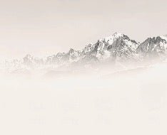 Il Monte Bianco nella nebbia seppia