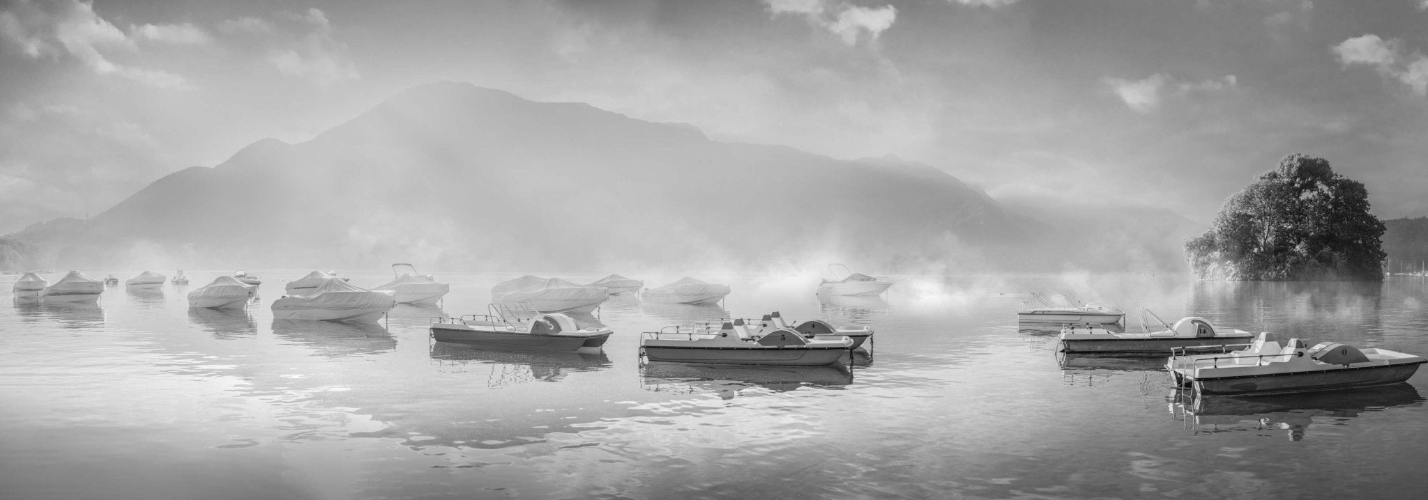 Papier peint un matin frais au lac d'Annecy, XXL, tendance