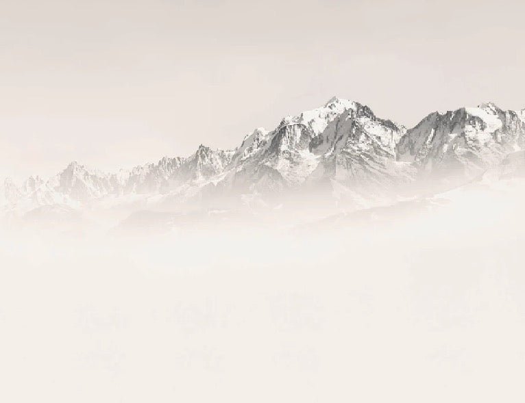Il Monte Bianco nella nebbia seppia