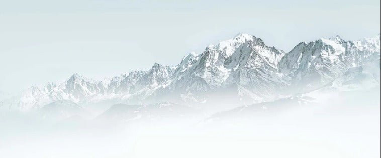 Papel pintado Mont Blanc en la niebla azul