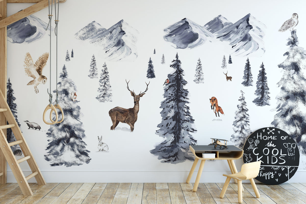 Children's wallpaper animals in the snow 