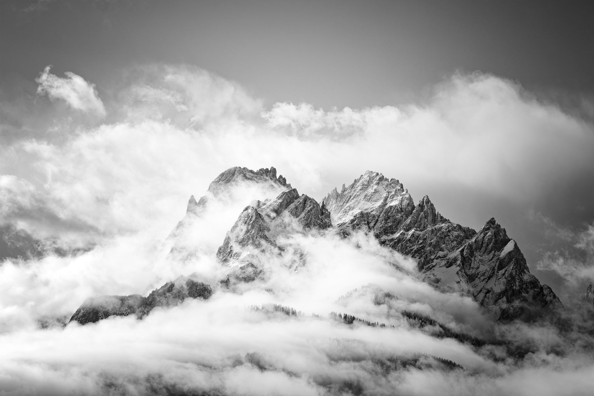 Sfondo panoramico delle vette dolomitiche
