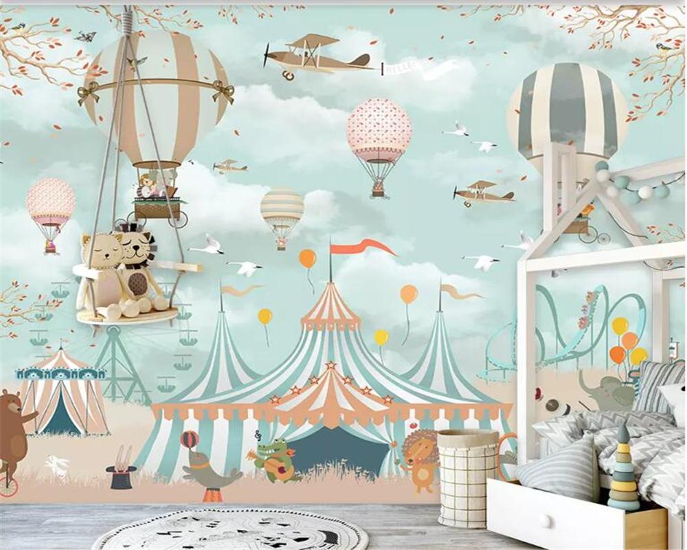 Circus animals wallpaper